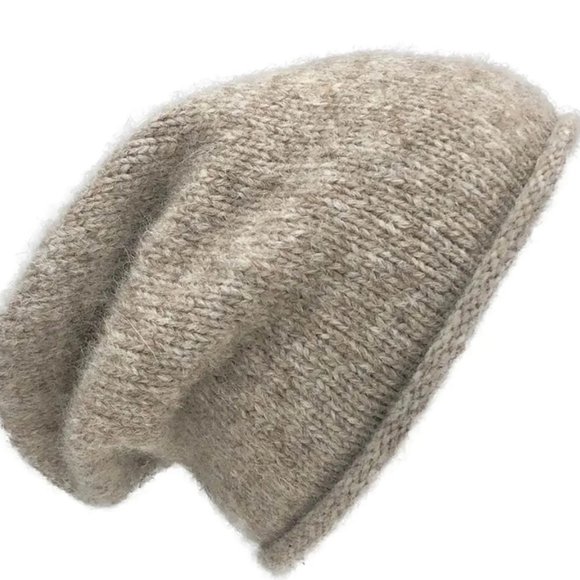 ✨ONE LEFT✨Alpaca handmade Beanie / Oatmeal - Picture 2 of 2